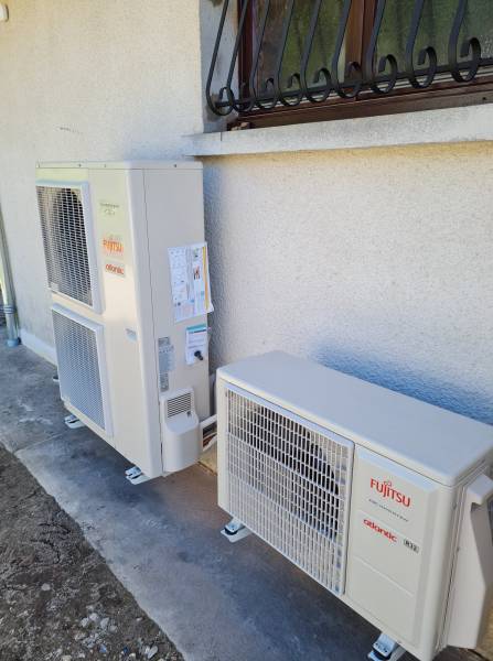 Installation d'une climatisation murale type Split de chez Atlantic pour une maison à Arcachon