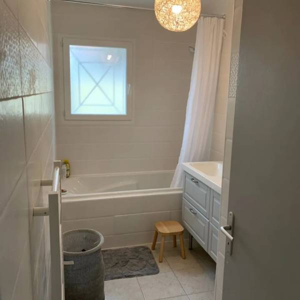 Rénovation d'une salle de bain clé en main avec changement complet à Gujan-Mestras